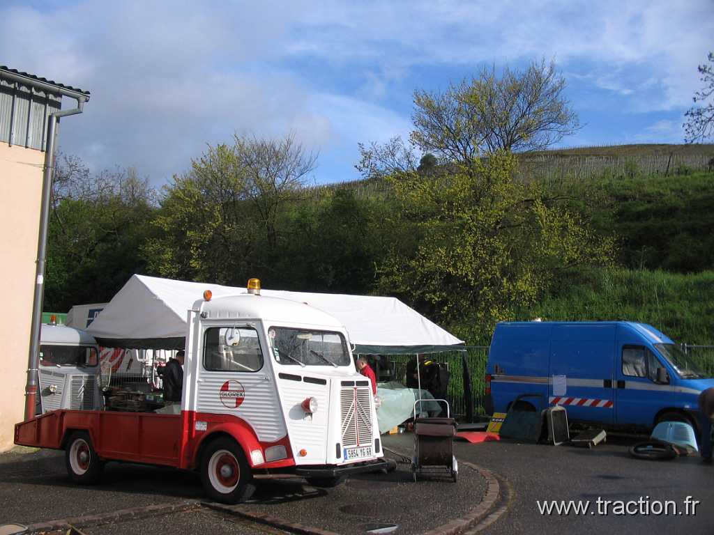 2012_Soultzmatt (8).JPG - 2012 - Avril - Bourse organisée par le CVAAM - Citroen HY Plateau